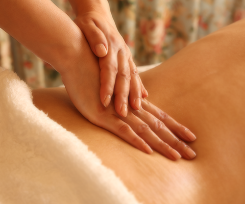 施術中の手アップ